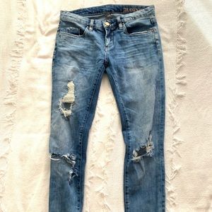 BLANKNYC distresses skinny jeans size 25